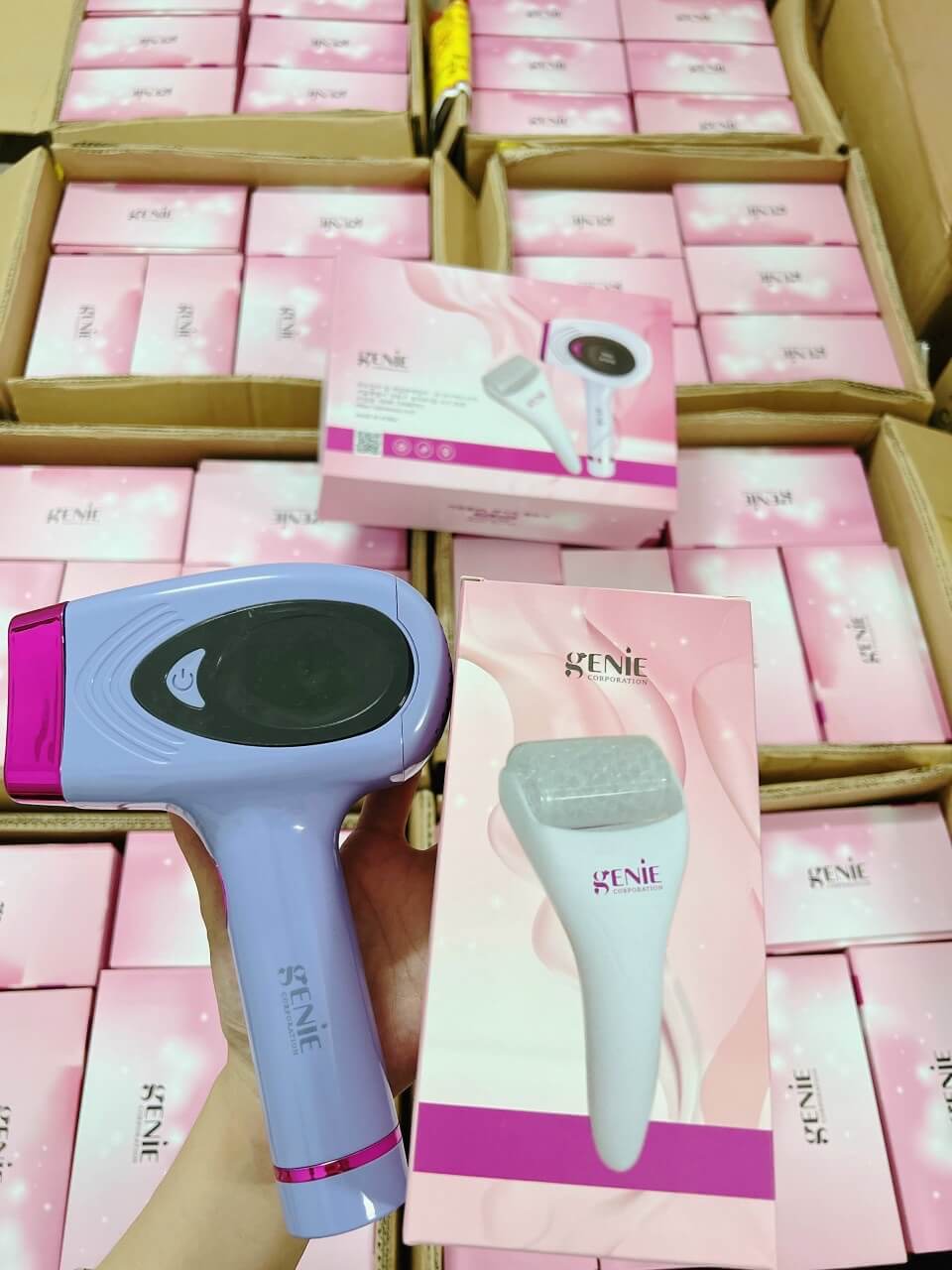 Bộ sản phẩm Triệt lông Genie IPL + thanh lăn lạnh Ice Roller